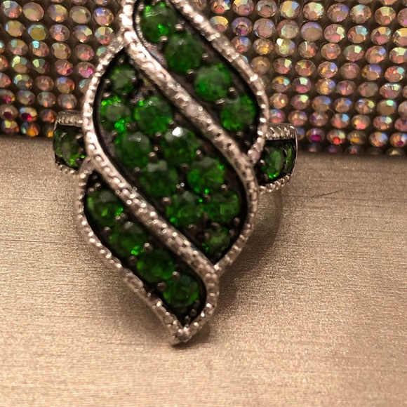 Sterling Silver Lab Created Crome Diopside Ring - Picture 5 of 8